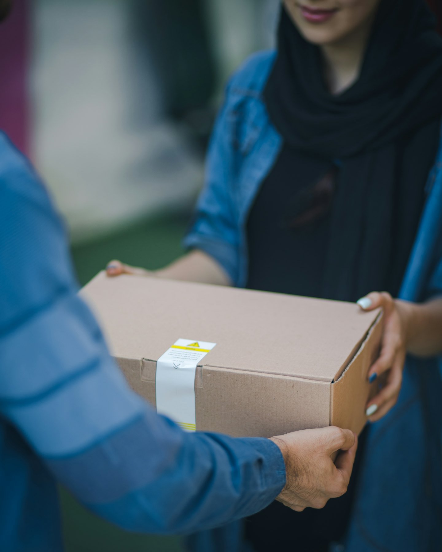 Parcel handed directly to a recipient